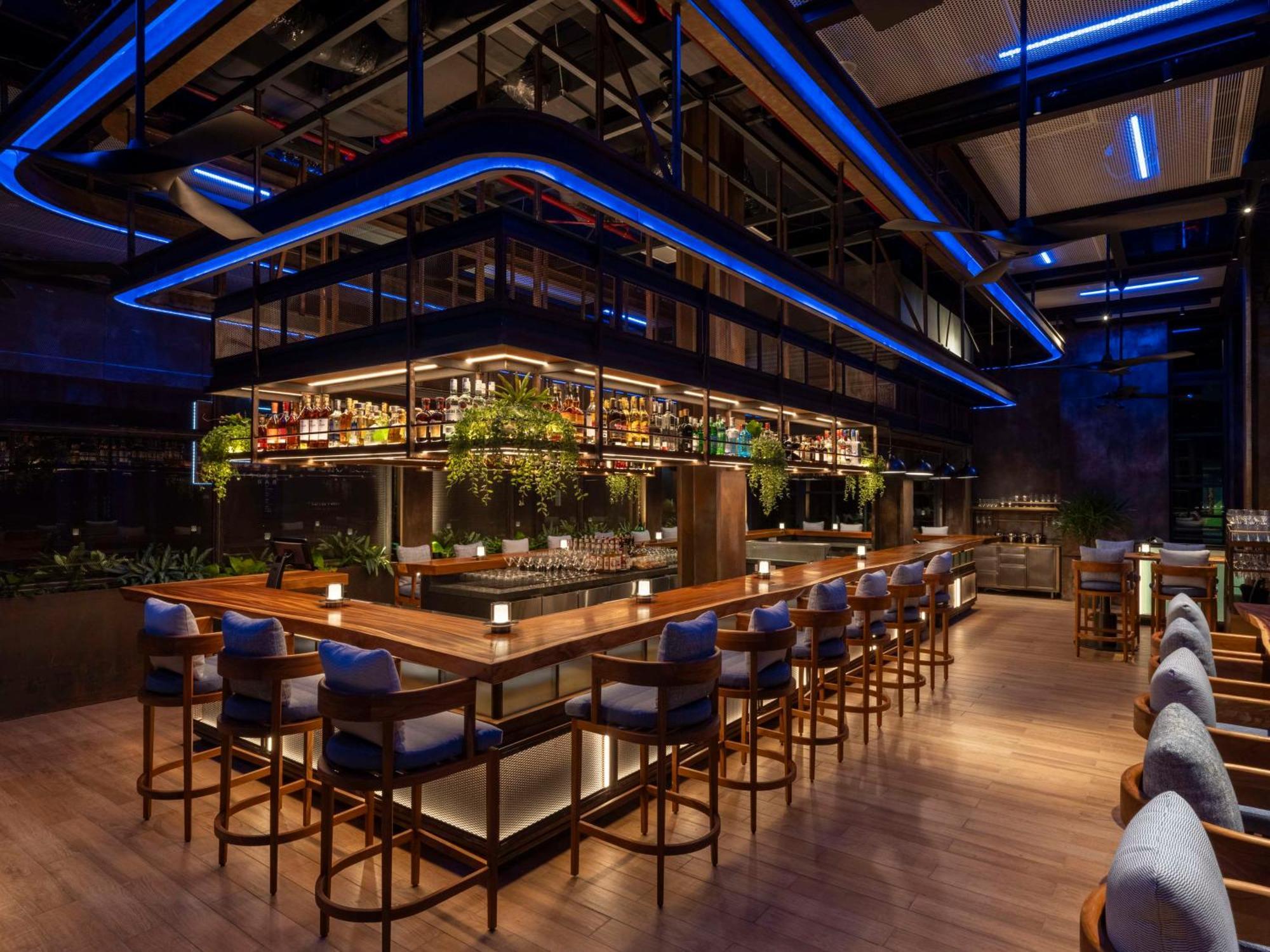 Hyatt Centric Centre Hotel 5*